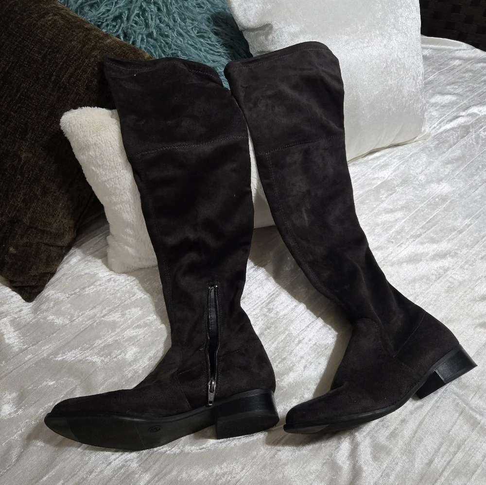 Elegant Dark Gray Faux Suede Knee-High Boots Size 8 EUC